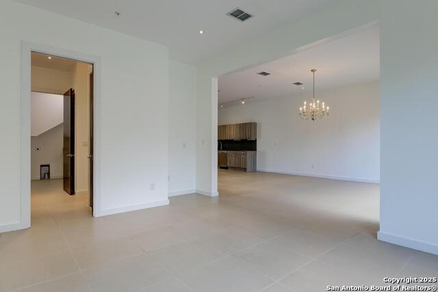 Listing photo id 10 for 119 Marcia