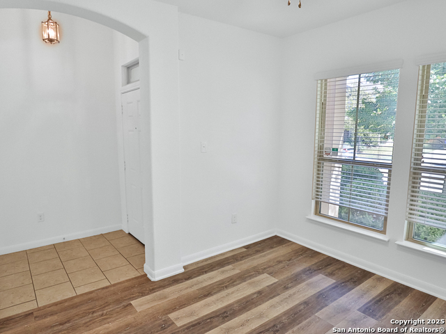 Image 4 of 30 For 8443 Meadow Plains