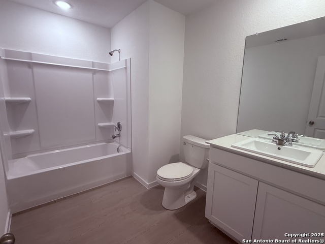 Listing photo id 5 for 3753 Swift Fox