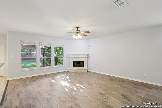 Image 13 of 51 For 26118 Meadowlark Bay