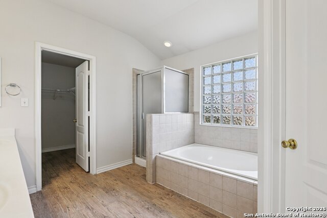 Image 28 of 51 For 26118 Meadowlark Bay