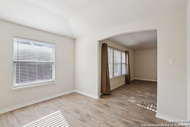 Image 30 of 51 For 26118 Meadowlark Bay