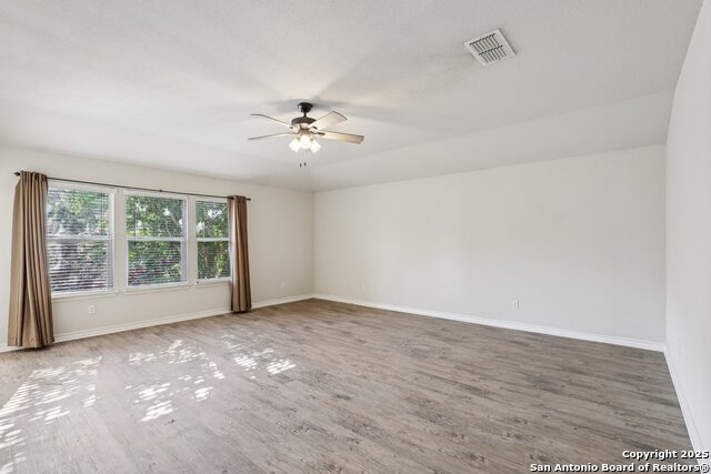 Image 35 of 51 For 26118 Meadowlark Bay