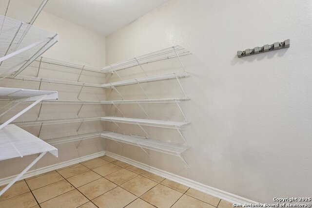 Image 38 of 51 For 26118 Meadowlark Bay