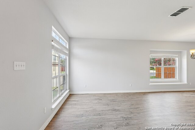 Image 6 of 51 For 26118 Meadowlark Bay