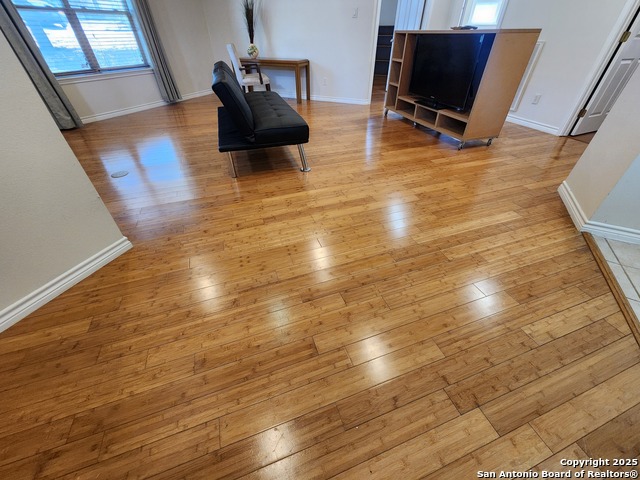 Image 22 of 50 For 7535 Linkside