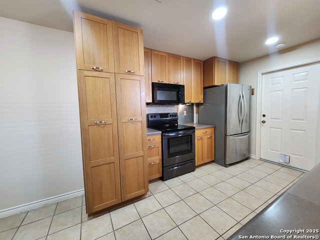 Image 4 of 50 For 7535 Linkside