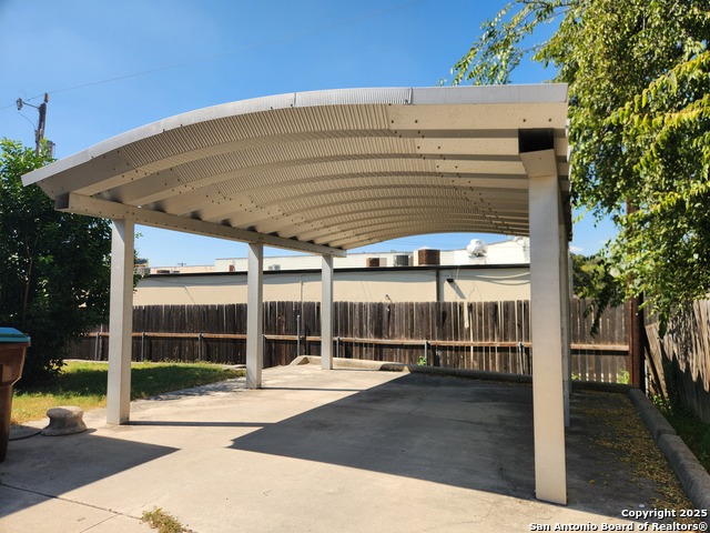 Image 48 of 50 For 7535 Linkside