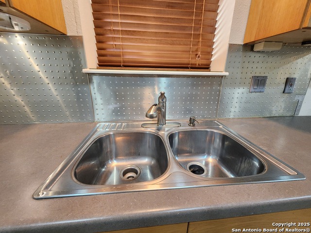 Image 7 of 50 For 7535 Linkside
