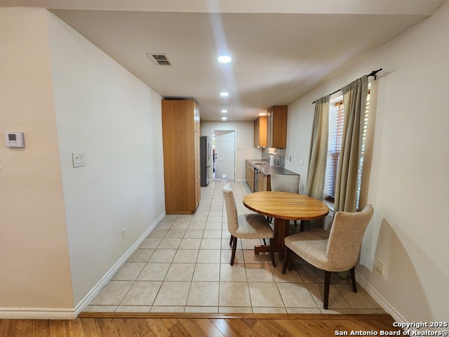 Image 8 of 50 For 7535 Linkside