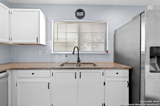 Listing photo id 10 for 12811 Huntsman Lake Dr