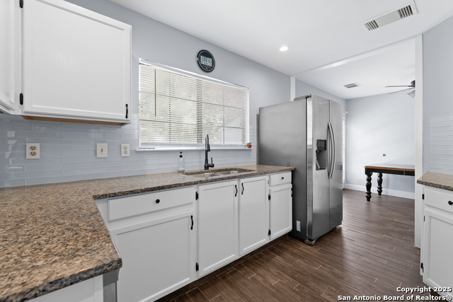 Listing photo id 4 for 12811 Huntsman Lake Dr