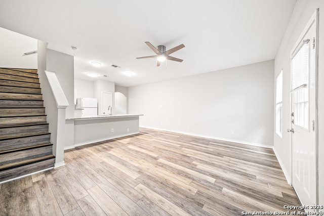 Image 10 of 21 For 7806 Kingsbury Wood 2