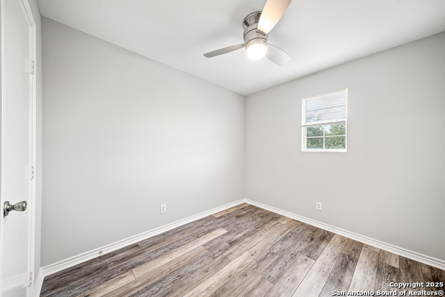 Image 12 of 21 For 7806 Kingsbury Wood 2