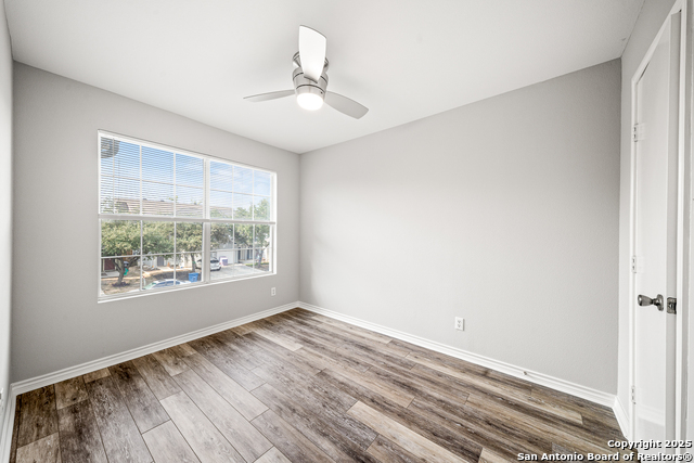 Image 13 of 21 For 7806 Kingsbury Wood 2