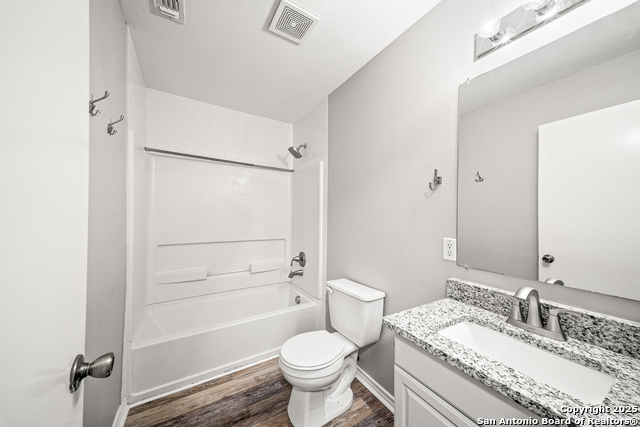 Image 14 of 21 For 7806 Kingsbury Wood 2