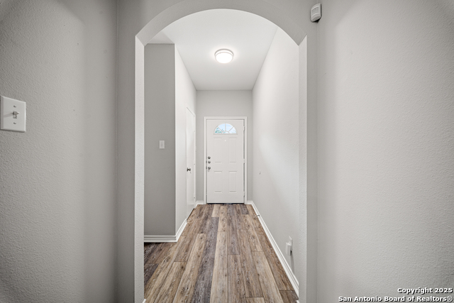 Image 3 of 21 For 7806 Kingsbury Wood 2