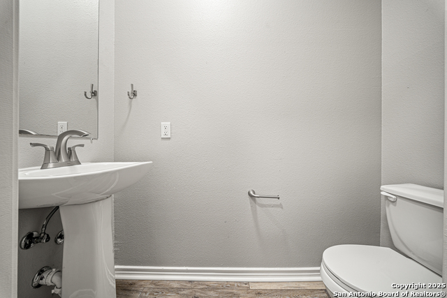 Image 7 of 21 For 7806 Kingsbury Wood 2