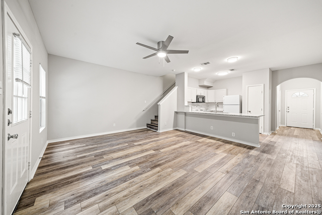 Image 9 of 21 For 7806 Kingsbury Wood 2