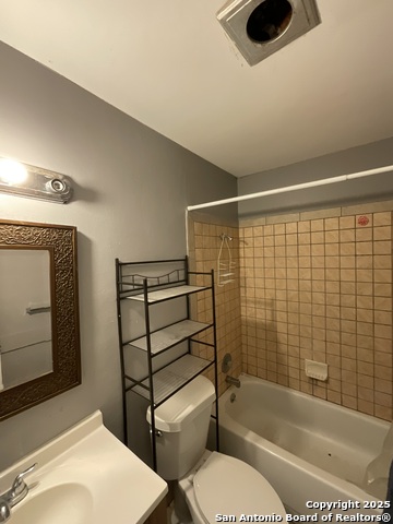 Image 6 of 8 For 7919 Broadwick