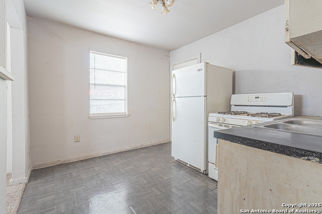 Image 11 of 23 For 442 41st St Sw