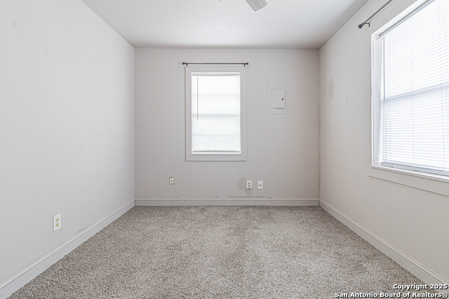 Image 14 of 23 For 442 41st St Sw