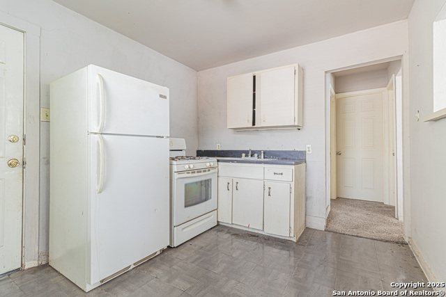 Image 9 of 23 For 442 41st St Sw