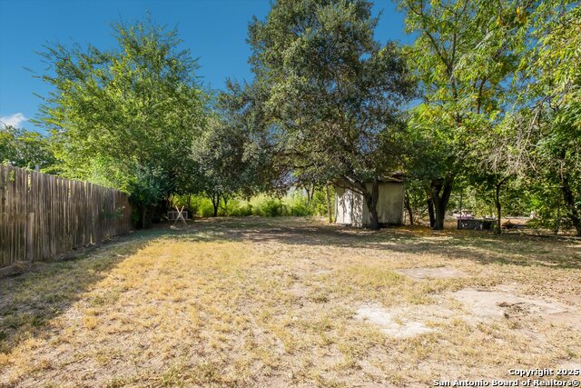 Image 14 of 16 For 638 Hood