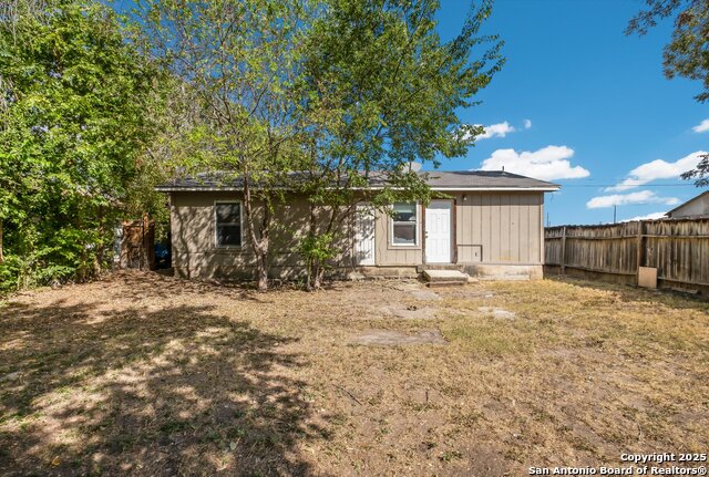 Image 16 of 16 For 638 Hood