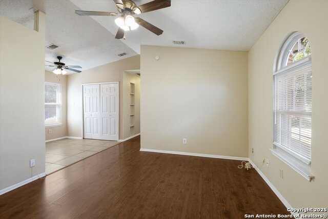 Image 3 of 16 For 638 Hood