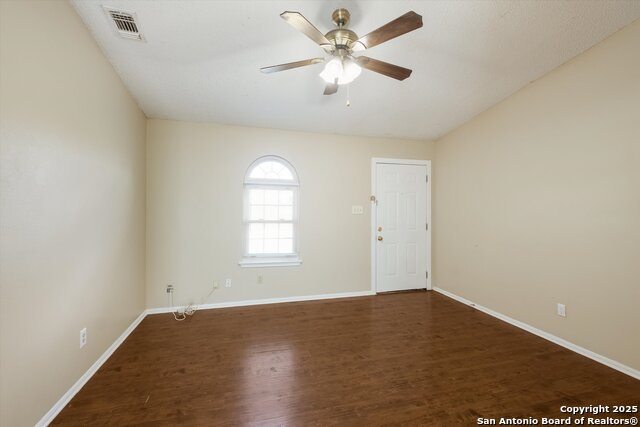 Image 4 of 16 For 638 Hood