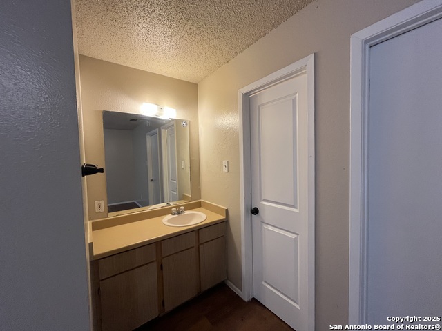 Image 11 of 12 For 300 Moursund Blvd.  4