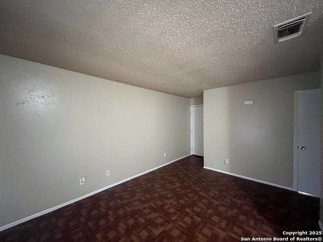 Image 2 of 12 For 300 Moursund Blvd.  4