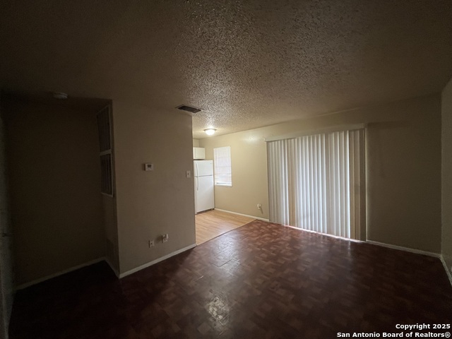Image 4 of 12 For 300 Moursund Blvd.  4