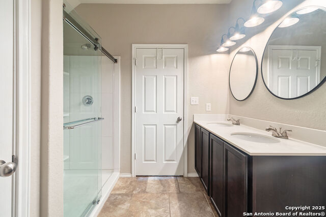 Image 11 of 20 For 730 Trinity Star