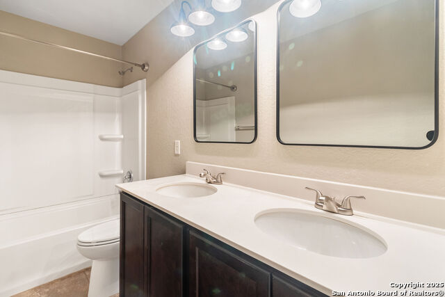 Image 14 of 20 For 730 Trinity Star