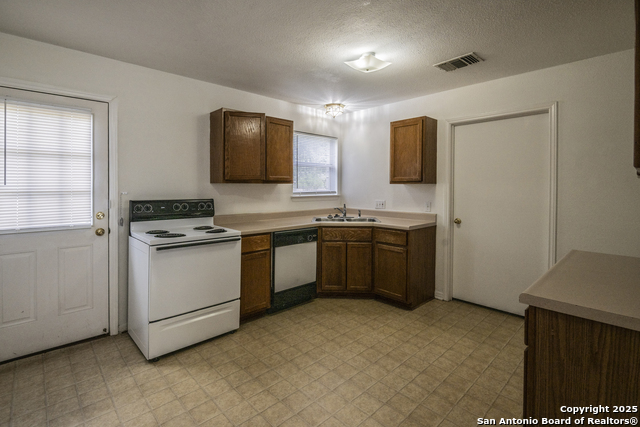 Image 5 of 20 For 2409 Quail Ridge Dr