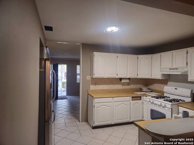 Image 2 of 6 For 6410 Greencastle St.