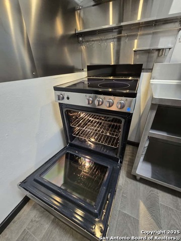 Image 11 of 26 For 8401 New Braunfels N 106a