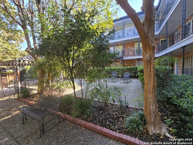 Image 19 of 26 For 8401 New Braunfels N 106a