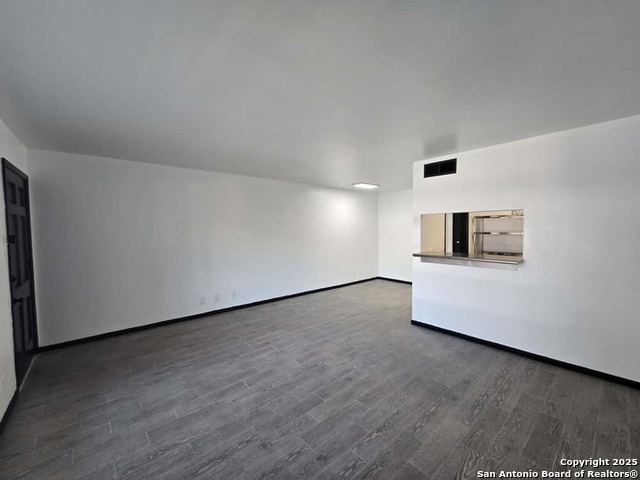 Image 8 of 26 For 8401 New Braunfels N 106a