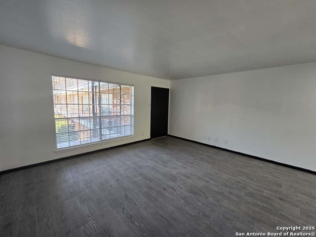 Image 9 of 26 For 8401 New Braunfels N 106a