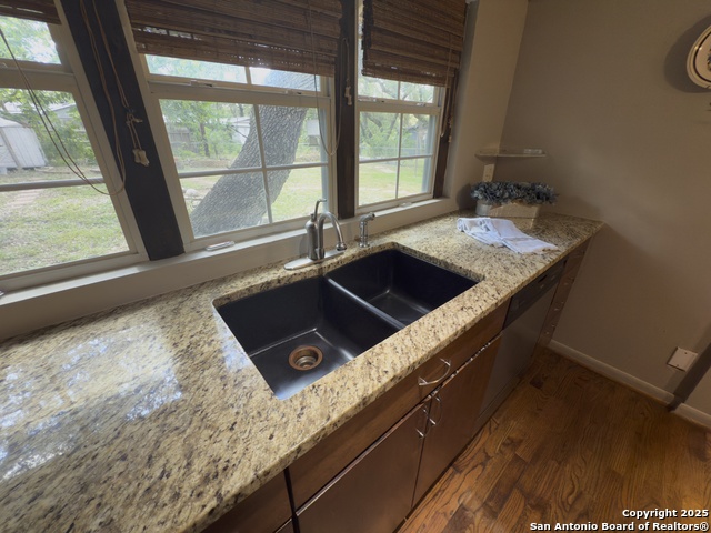 Listing photo id 3 for 11022 Dreamland