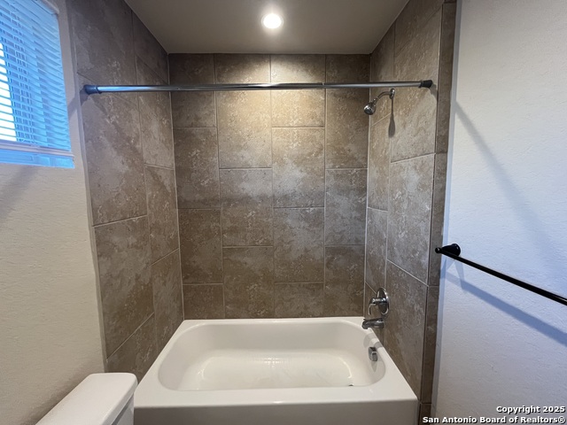 Image 25 of 26 For 6846 Lakeview Dr.  102