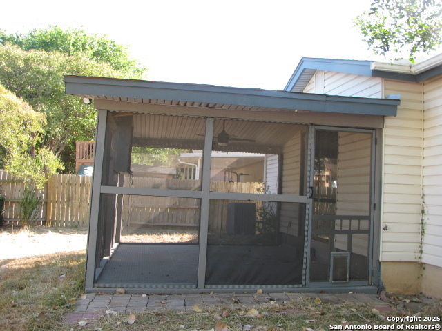 Image 6 of 22 For 7458 Radford
