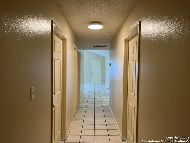 Image 10 of 22 For 5619 Lakebend West  B