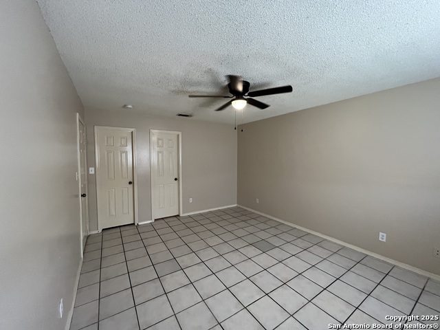 Image 12 of 22 For 5619 Lakebend West  B