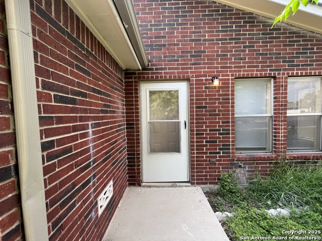 Image 2 of 22 For 5619 Lakebend West  B