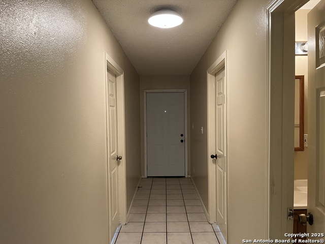 Image 9 of 22 For 5619 Lakebend West  B