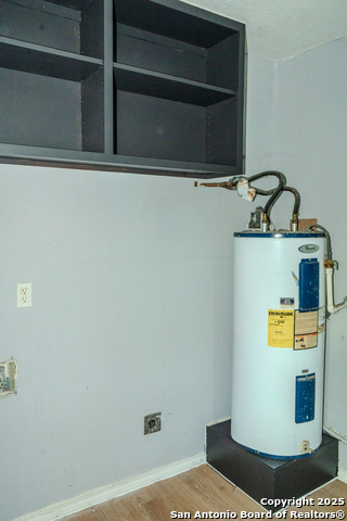 Image 16 of 21 For 1506 Wildwood Dr W